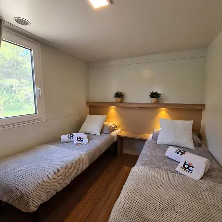 Mobile Homes Blue Class B56 * Jezera