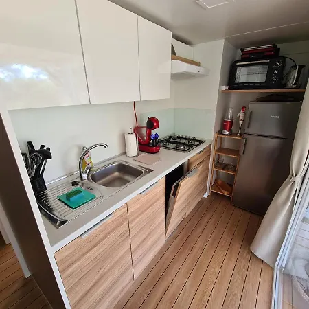 Mobile Homes Blue Class B56 * Jezera